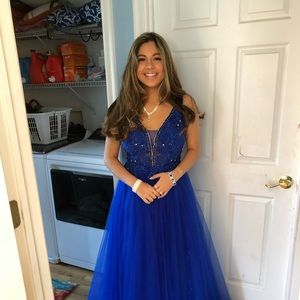 Meet your Posher, Isabella